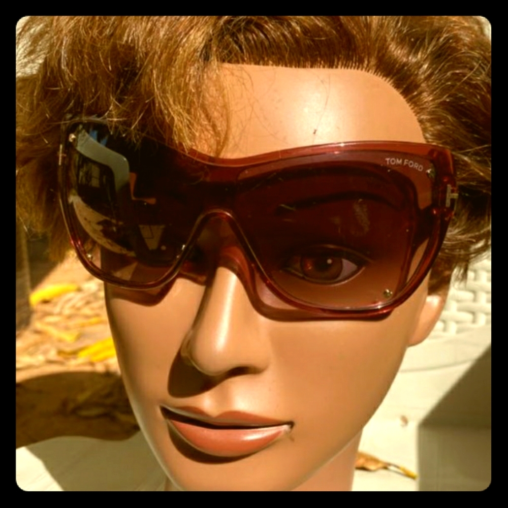 TOM FORD SUN GLASSES